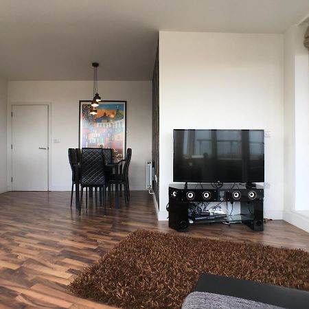 Luxury 2 Bed Penthouse Apartment Near Station London Exterior photo