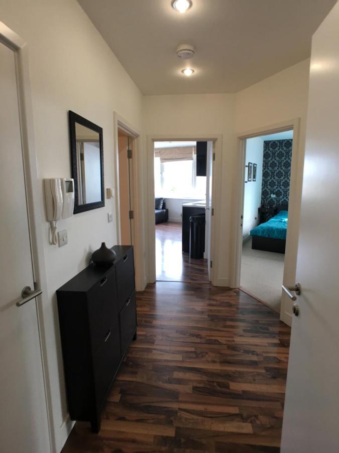 Luxury 2 Bed Penthouse Apartment Near Station London Exterior photo