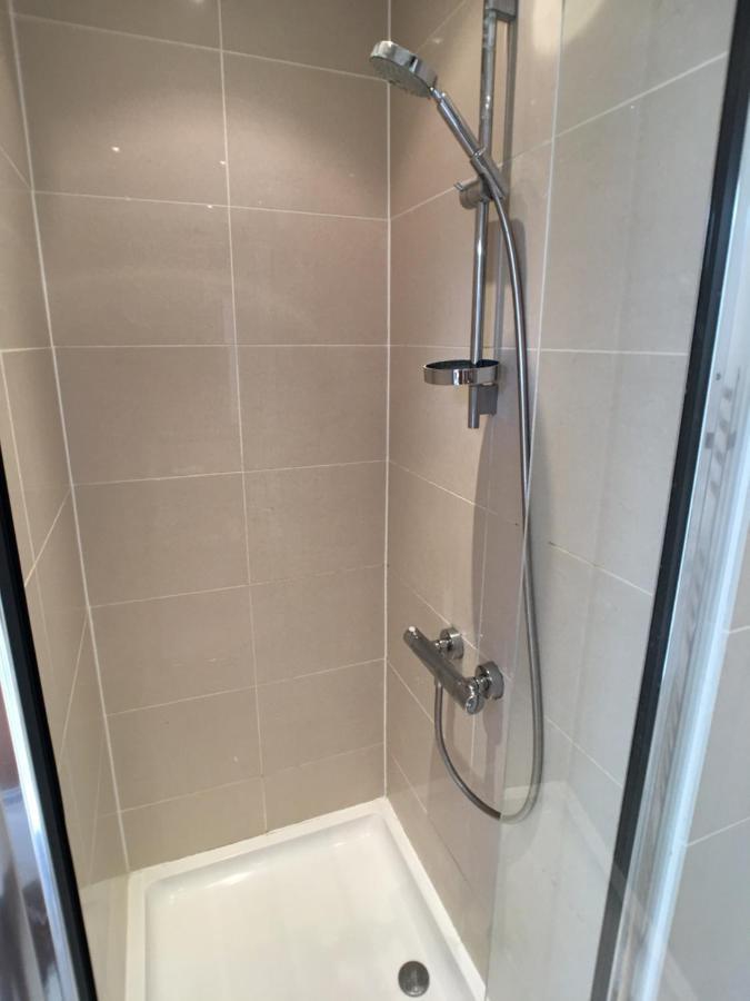 Luxury 2 Bed Penthouse Apartment Near Station London Exterior photo