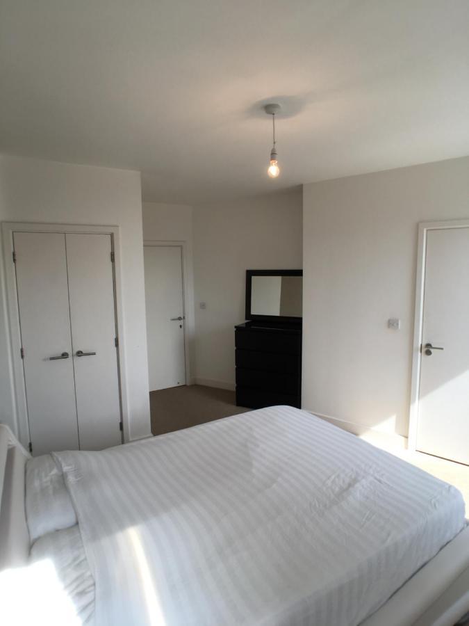 Luxury 2 Bed Penthouse Apartment Near Station London Exterior photo