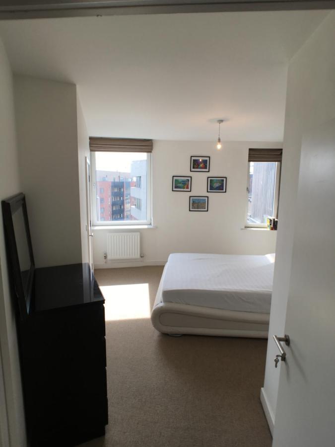 Luxury 2 Bed Penthouse Apartment Near Station London Exterior photo